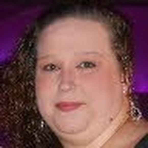 Meet your Posher, Andrea - Picture 1 of 1